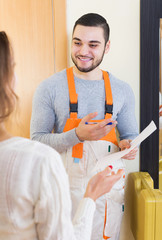 Canvas Print - Girl meeting workman