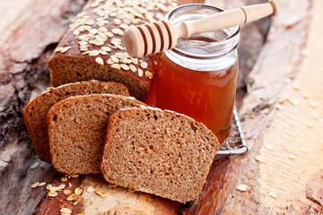 Canvas Print - bread with honey and oats