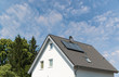 Moderns Eigentumshaus mit Solar Panele