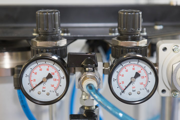 Indicators to pressure measurement