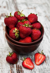 Poster - Bowl with strawberries