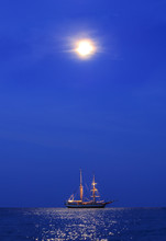Segelschiff Im Mondlicht