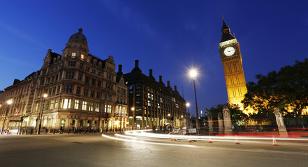 Wall Mural - Night View of London Parliament Square, Big Ben Present