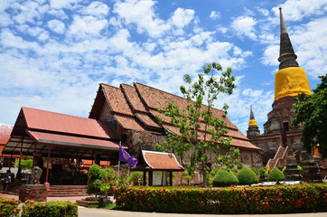 Prang and Buddha Statue of Wat yai chai mongkhon