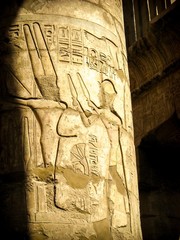 Wall Mural - columns in the hypostyle hall at the temple of karnak (luxor, eg