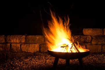 Lagerfeuer, Flammen Faszination Feuerschale, Fire Bowl, Glut, Feuerholz