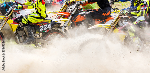 partenza in gara di motocross Fototapet