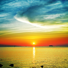 Wall Mural - Beautiful Sunset Over Sea