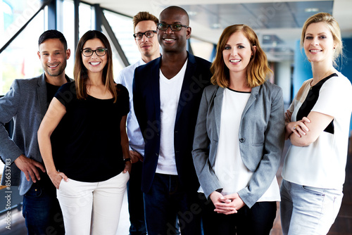 Fotografía Group of young executives posing for picture