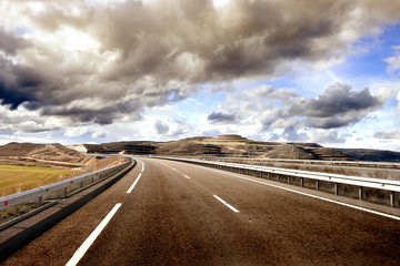 Fototapete - Concepto de viaje por carretera,Autopista y turismo en coche