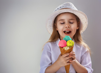 Poster - eating ice cream