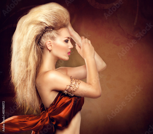 Naklejka dekoracyjna High fashion model girl with mohawk hairstyle