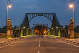 Fototapeta Miasto - Glienicker Brücke frontal