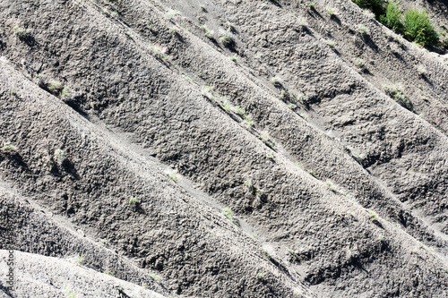 Fotografiet Undulating dirt hillside of Hogsback mountain in Durango, Colorado