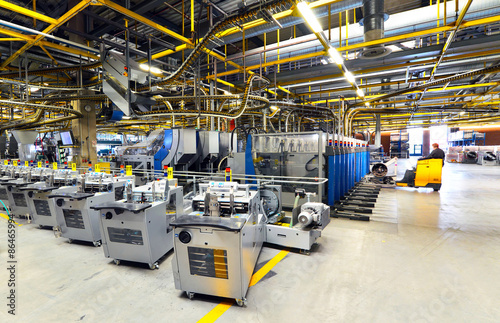 Fotografía Maschinen in einer Fabrik - Interieur in der Industrie - Versandzentrum einer Gr