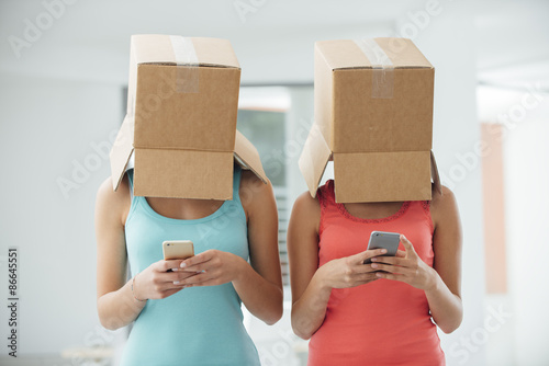 Fotomural Social networks and lack of commmunication