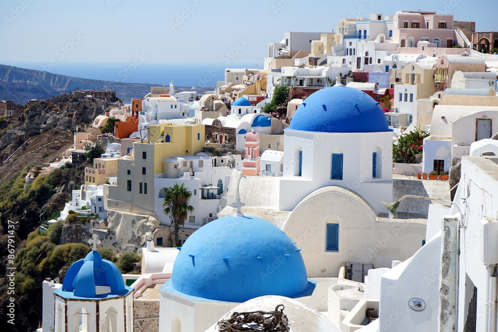 Blue Dome Churches In Santorini Greece 青い建物が並ぶ南欧ギリシャ サントリーニ島 Wall Mural Maroke