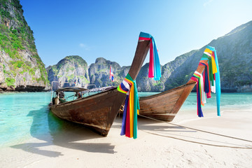 Wall Mural - maya bay phi phi leh island, thailand