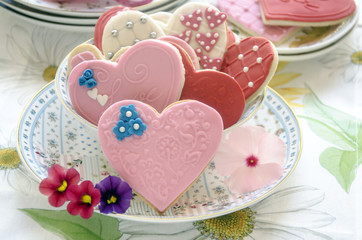 Poster - Galletas de mantequilla con forma de corazon decoradas con fondat