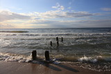 Fototapeta Pomosty - morski falochron nad Bałtykiem