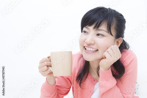 マグカップを持つ笑顔の女性 Buy This Stock Photo And Explore Similar Images At Adobe Stock Adobe Stock マグカップを持つ笑顔の女性 Buy This Stock Photo And Explore Similar Images At Adobe Stock Adobe Stock