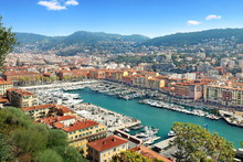 Vue Du Port De Nice Et De L'arrière Pays