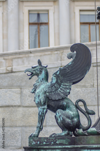 ウィーン国会議事堂前のグリフォンの銅像 Stock Photo Adobe Stock