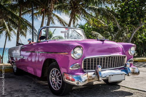 Naklejka dekoracyjna Kuba Varadero Oldtimer parkt in der Nähe vom Strand