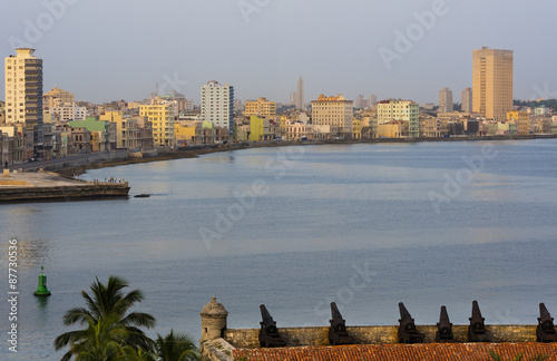 Plakat na zamówienie Kuba Havanna Skyline mit Blick auf Malecon am Morgen