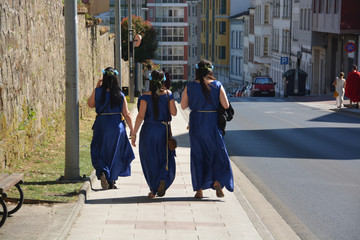 Wall Mural - mujeres vestidas con trajes romanos