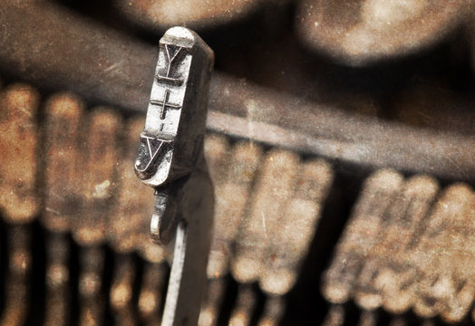 Y hammer - old manual typewriter - warm filter