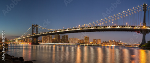 Fototapeta na wymiar Panoramic View Manhattan Bridge and Manhattan Skyline at Night