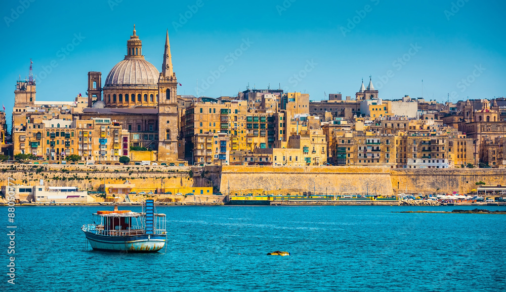 Obraz na płótnie View of Marsamxett Harbour and Valletta w salonie