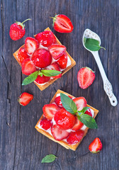 Canvas Print - cake with fresh strawberry