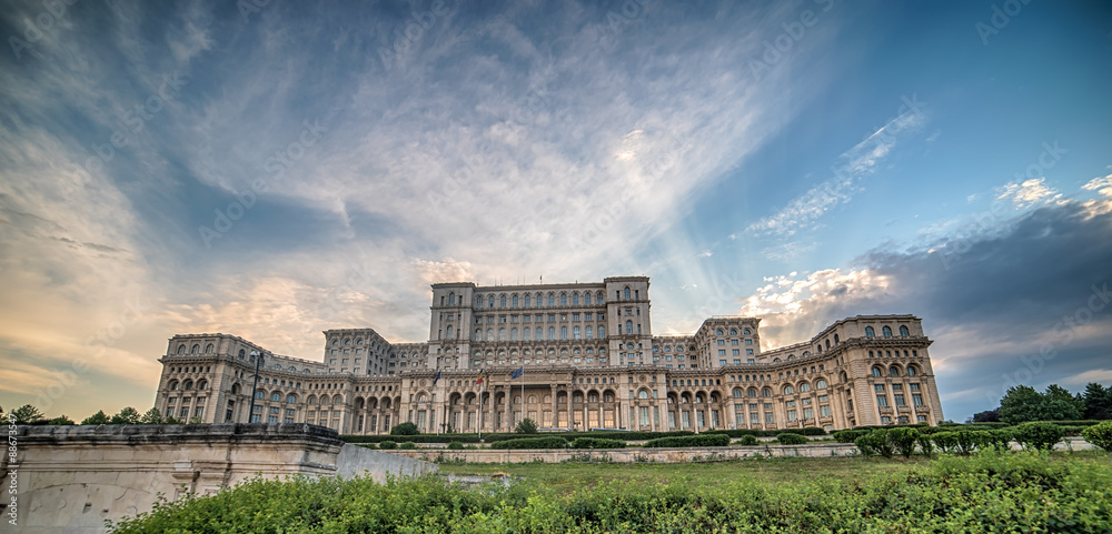 Obraz na płótnie The Palace of the Parliament (People's House - Casa Poporului) in Bucharest, Romania w salonie