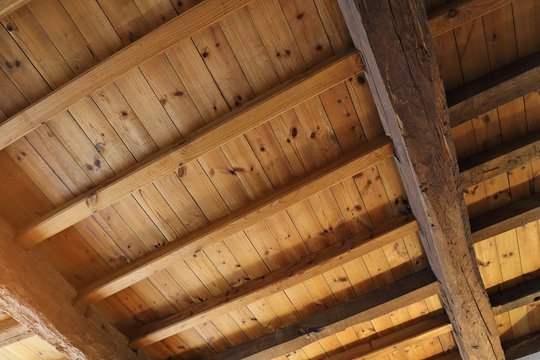 Fototapete -  - plafond avec poutres apparentes