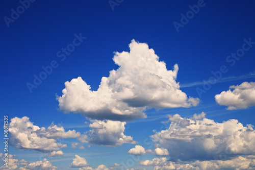 Obraz w ramie Photo of the sky with fluffy cumulus clouds