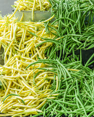 Wall Mural - Green and yellow snap beans