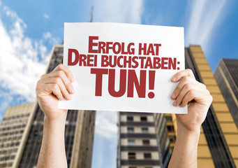Wall Mural - Success Has Three Letters: Do (in German) card