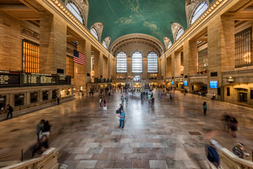 Poster - NEW YORK - USA - 11 JUNE 2015 Grand Central station is full of people