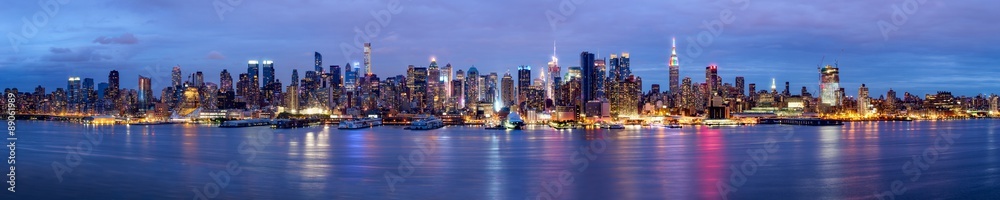 Manhattan Skyline bei Nacht New York USA - obrazy, fototapety, plakaty 