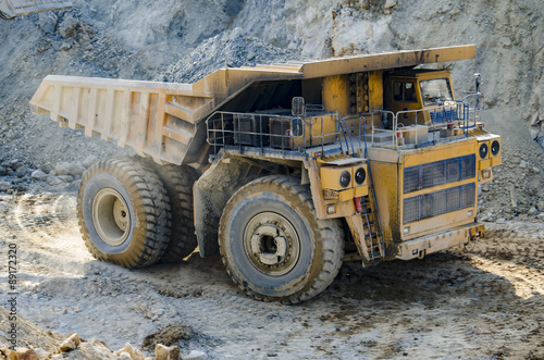 Zdjęcie XXL Ciężarówka w kopalni odkrywkowej