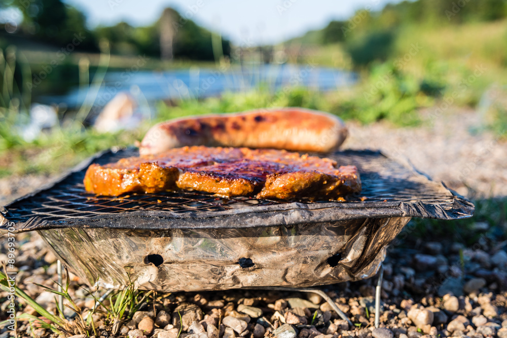 Stock-Foto „Einmalgrill“