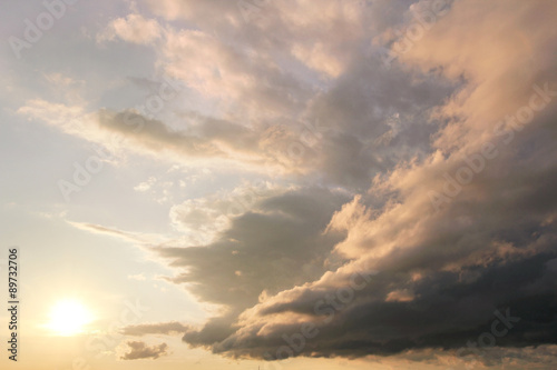 Obraz w ramie Beautiful Clouds Stretched out at Sunset