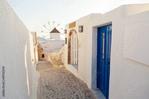 Dekoracja na wymiar uliczka-na-santorini-w-grecji