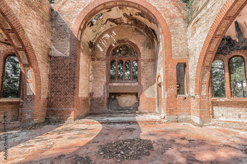 Naklejka na szybę beautiful decay church