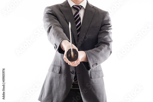 日本刀を持っているスーツのビジネスマン Stock Photo Adobe Stock