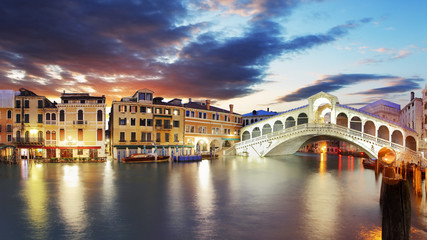 Canvas Print - Rialto Bridge at sunset, Venice, Italy