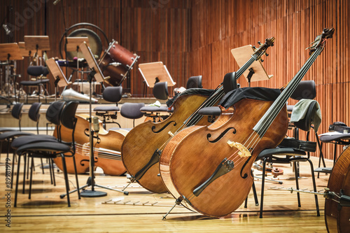 Fotografía Cello Music instruments on a stage