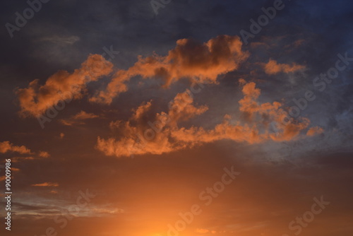Fotografie, Obraz Island sunset, U.K. Lit low cloud at sunset.